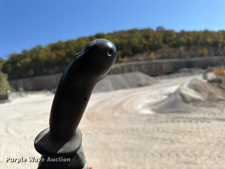 image for item FG0794 2007 Volvo EC460CL excavator