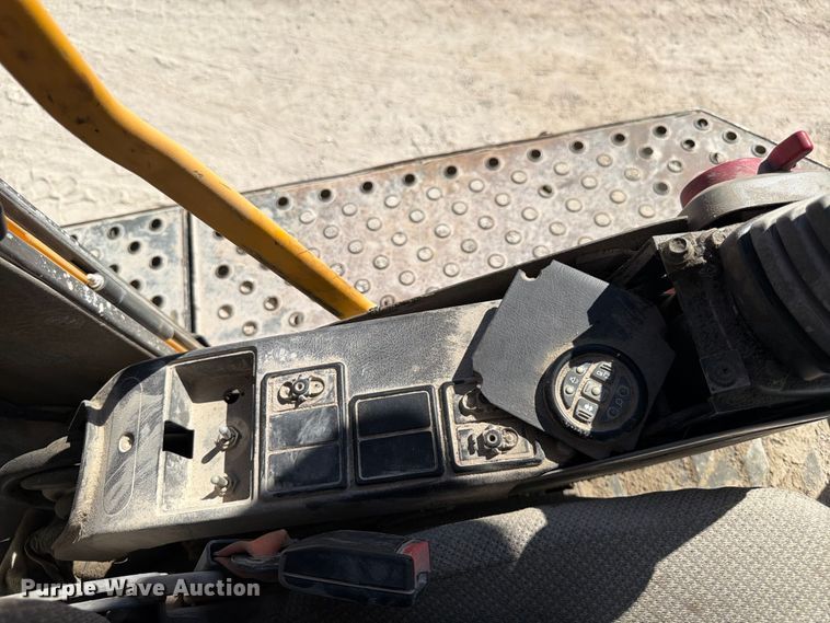 image for item FG0794 2007 Volvo EC460CL excavator