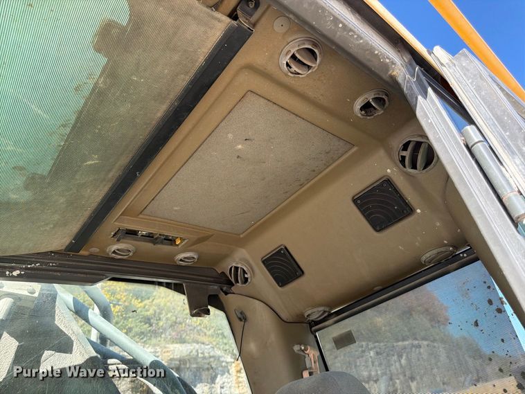 image for item FG0794 2007 Volvo EC460CL excavator