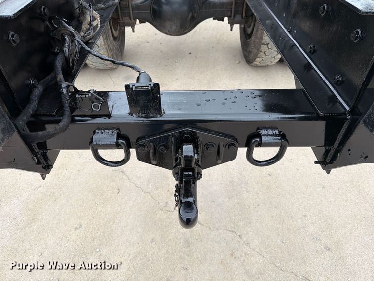 image for item FG0820 2006 International 7300 truck cab and chassis