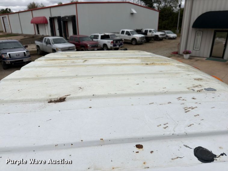 image for item FG0820 2006 International 7300 truck cab and chassis