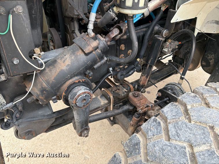 image for item FG0820 2006 International 7300 truck cab and chassis