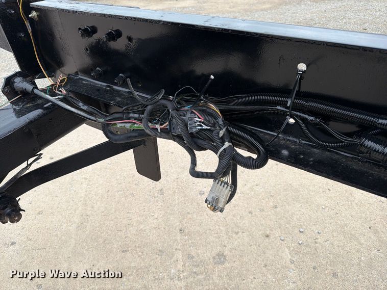 image for item FG0822 2008 International 7300 truck cab and chassis