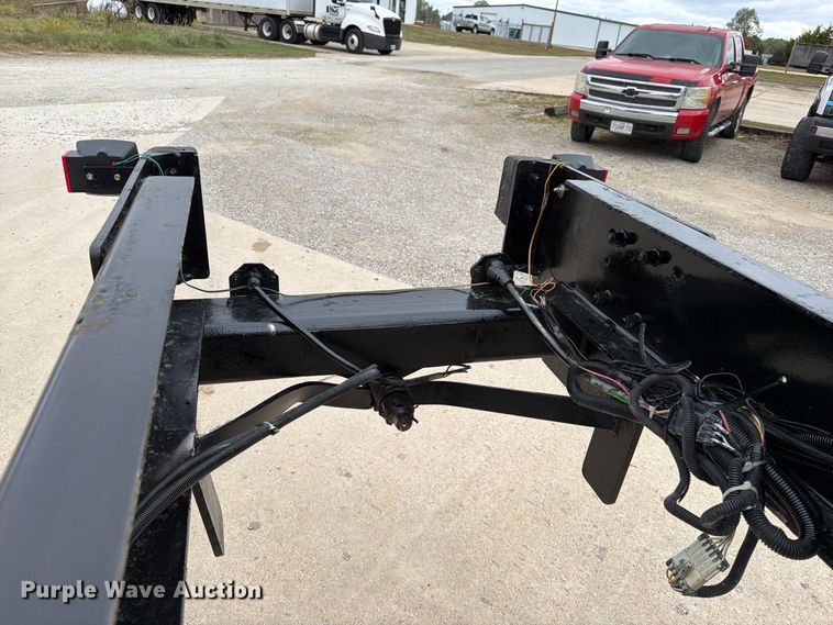 image for item FG0822 2008 International 7300 truck cab and chassis