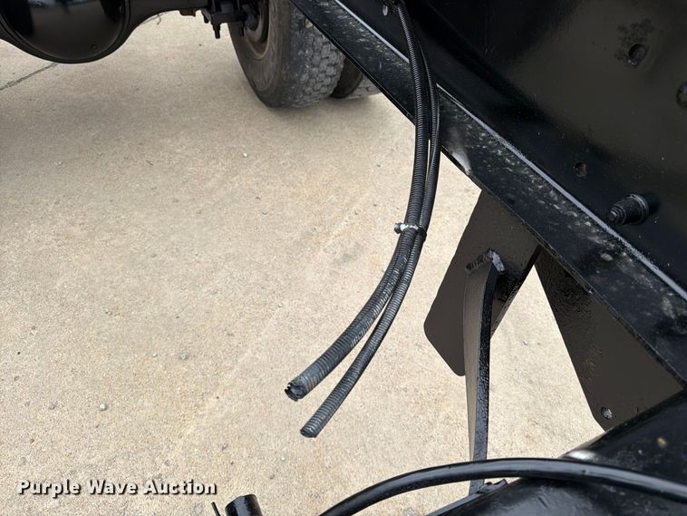 image for item FG0822 2008 International 7300 truck cab and chassis