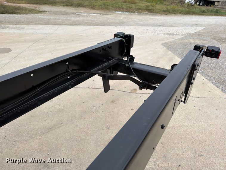 image for item FG0822 2008 International 7300 truck cab and chassis