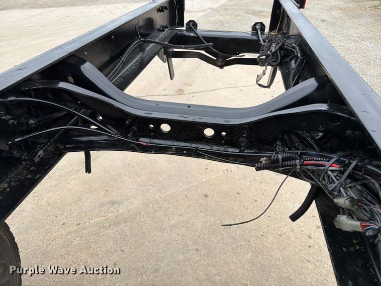image for item FG0822 2008 International 7300 truck cab and chassis