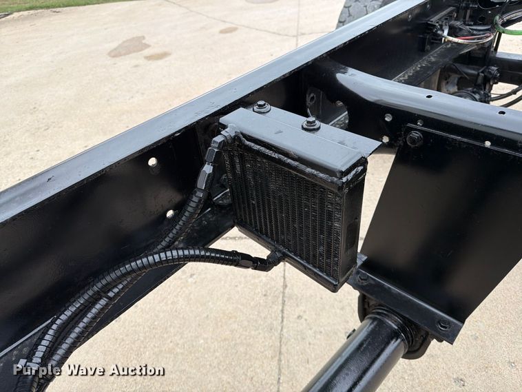 image for item FG0822 2008 International 7300 truck cab and chassis