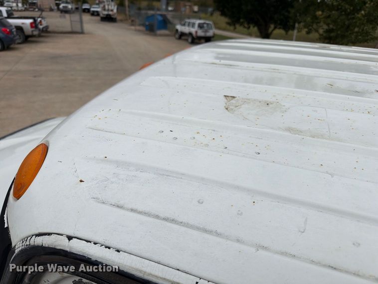 image for item FG0822 2008 International 7300 truck cab and chassis