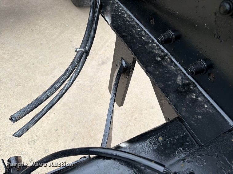 image for item FG0822 2008 International 7300 truck cab and chassis