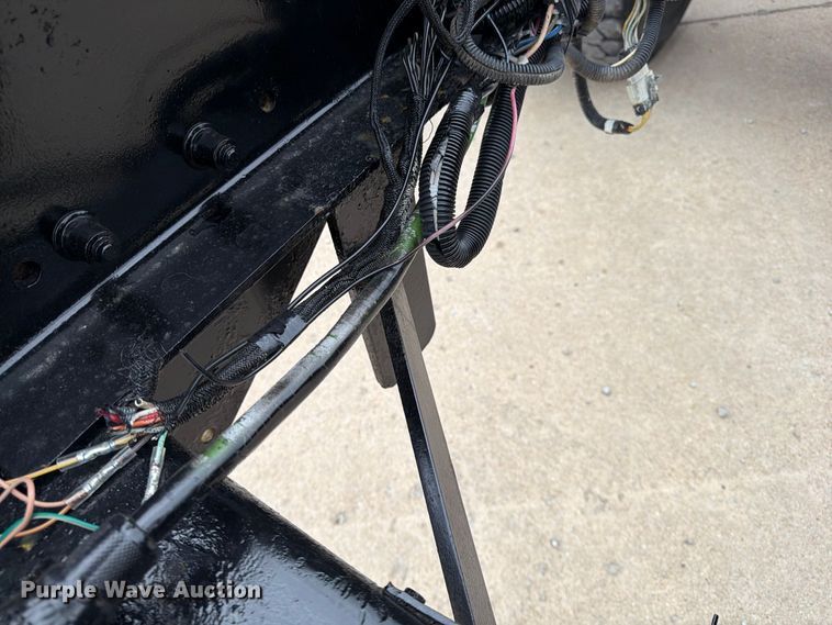 image for item FG0822 2008 International 7300 truck cab and chassis