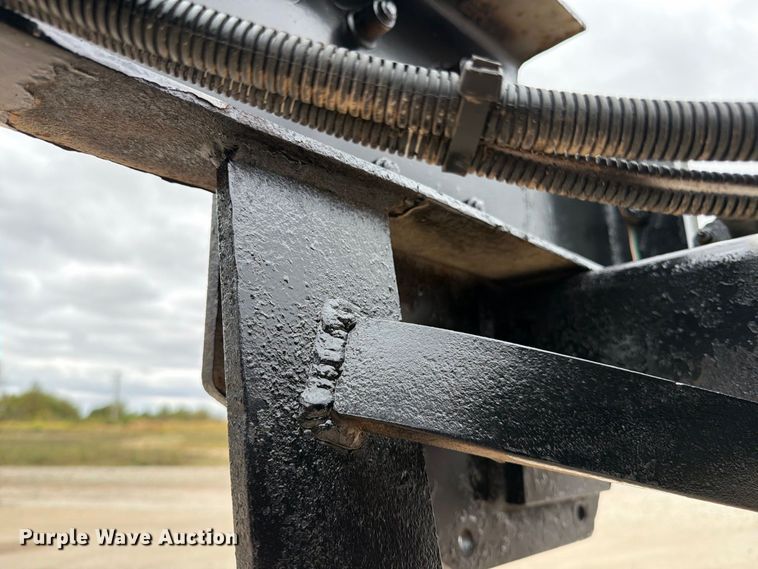 image for item FG0822 2008 International 7300 truck cab and chassis
