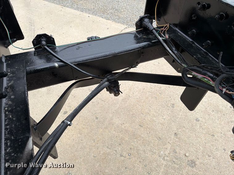 image for item FG0822 2008 International 7300 truck cab and chassis