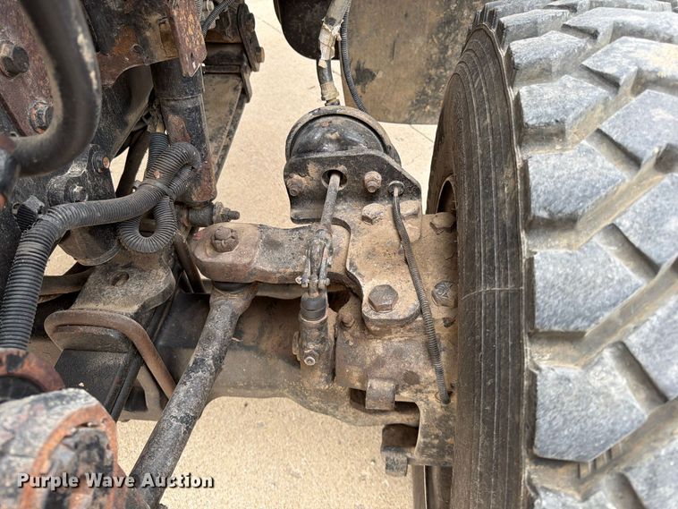 image for item FG0822 2008 International 7300 truck cab and chassis