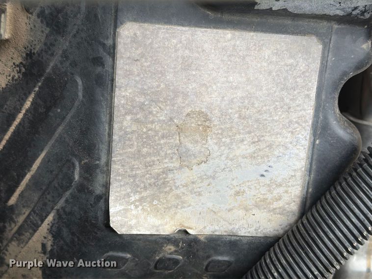 image for item FG0822 2008 International 7300 truck cab and chassis