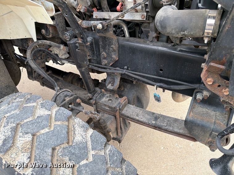 image for item FG0822 2008 International 7300 truck cab and chassis