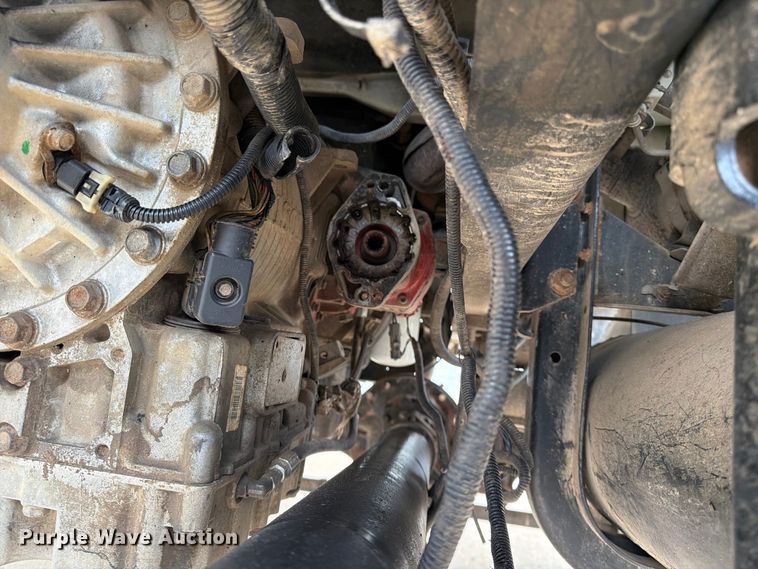 image for item FG0822 2008 International 7300 truck cab and chassis