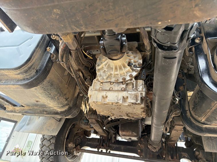 image for item FG0822 2008 International 7300 truck cab and chassis