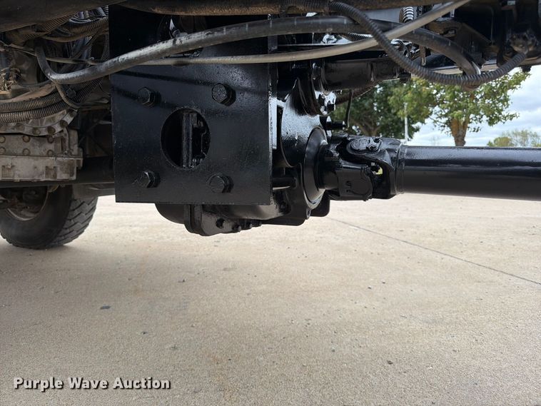 image for item FG0822 2008 International 7300 truck cab and chassis