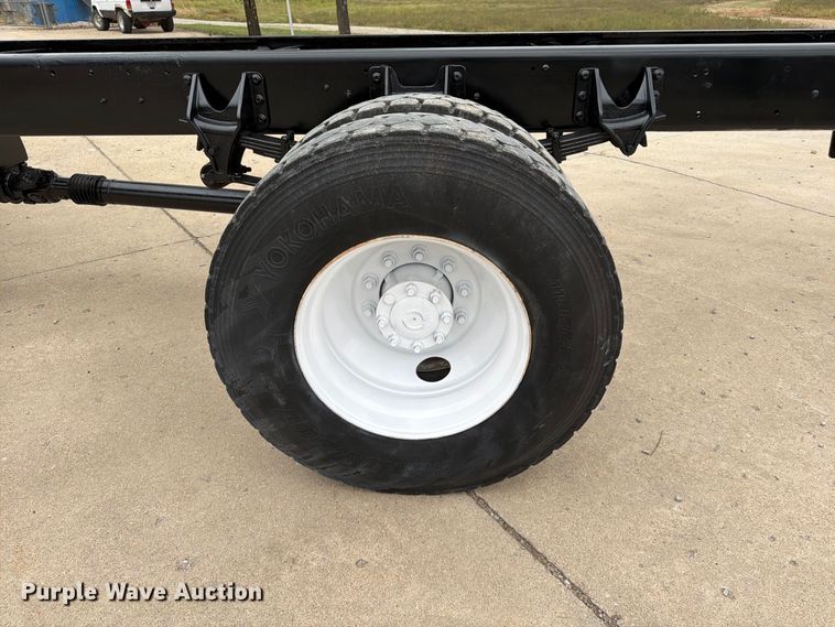 image for item FG0822 2008 International 7300 truck cab and chassis