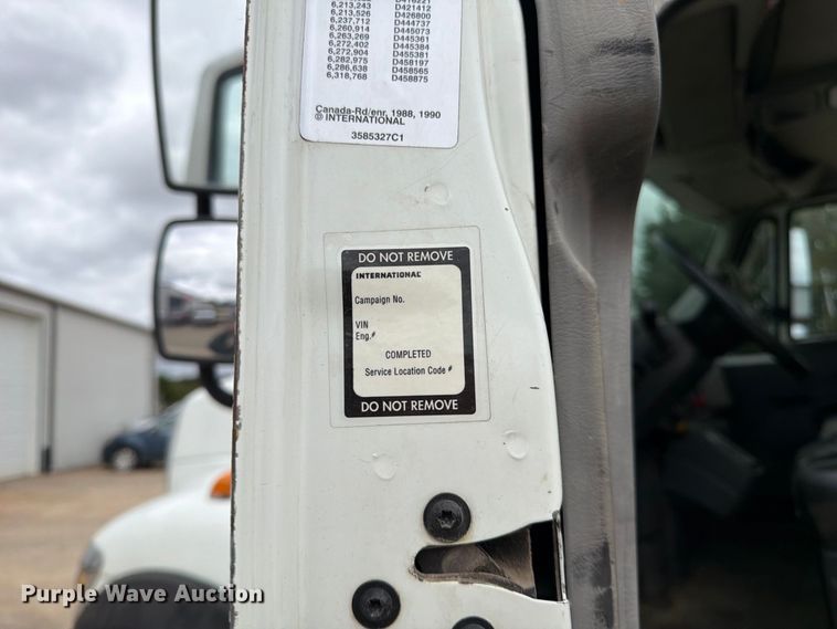 image for item FG0822 2008 International 7300 truck cab and chassis