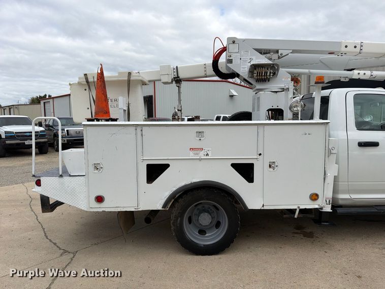 image for item FG0823 2012 Dodge Ram 5500HD bucket truck