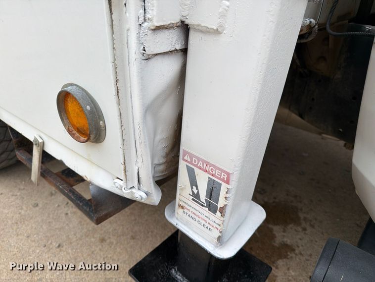 image for item FG0823 2012 Dodge Ram 5500HD bucket truck