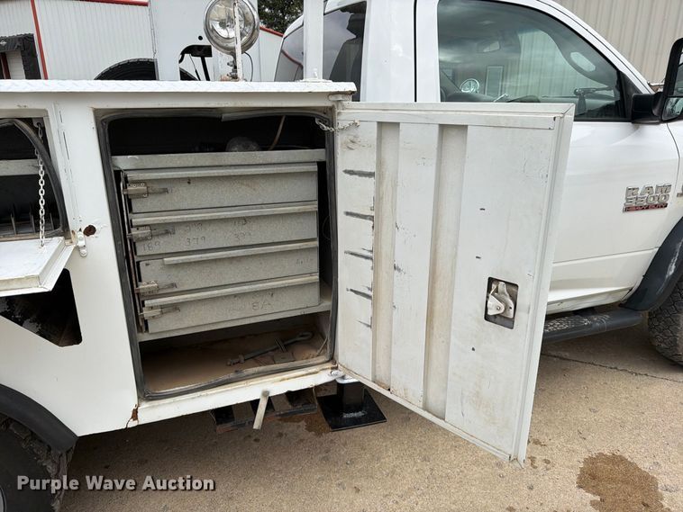 image for item FG0823 2012 Dodge Ram 5500HD bucket truck