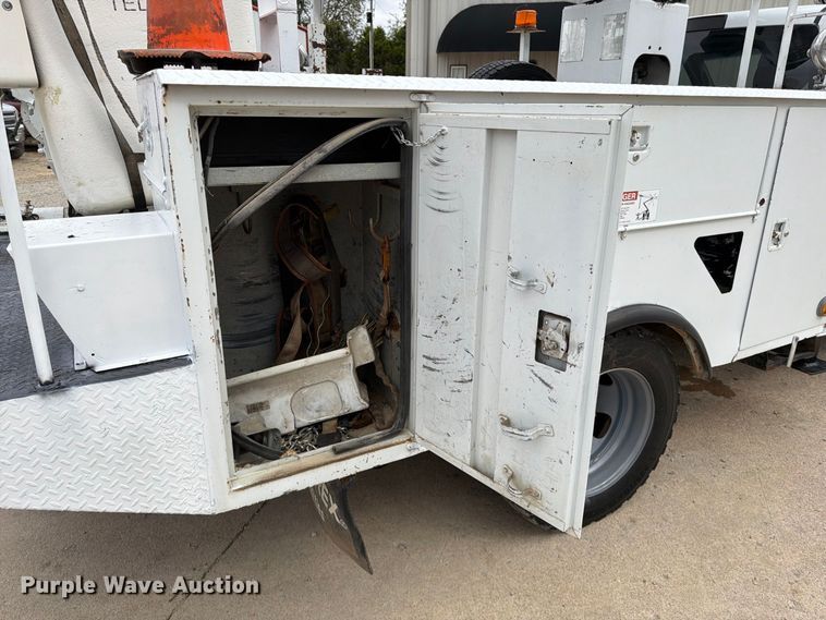 image for item FG0823 2012 Dodge Ram 5500HD bucket truck