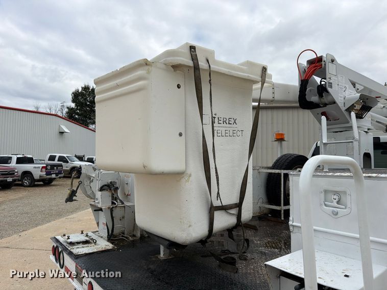 image for item FG0823 2012 Dodge Ram 5500HD bucket truck