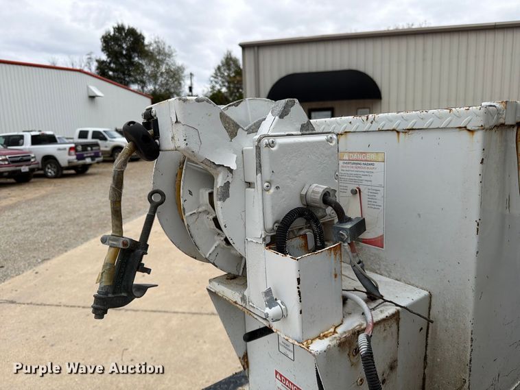image for item FG0823 2012 Dodge Ram 5500HD bucket truck