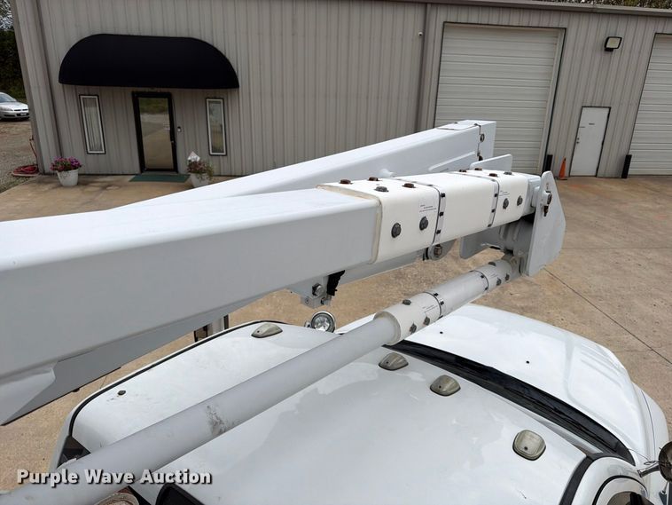 image for item FG0823 2012 Dodge Ram 5500HD bucket truck