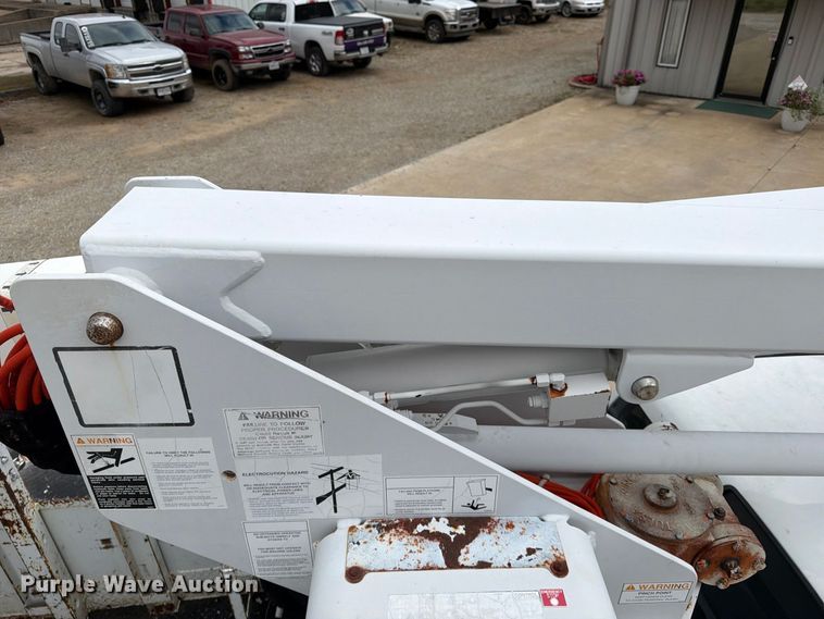 image for item FG0823 2012 Dodge Ram 5500HD bucket truck