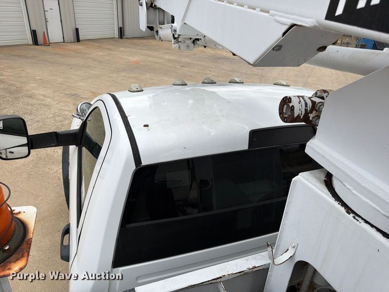 image for item FG0823 2012 Dodge Ram 5500HD bucket truck