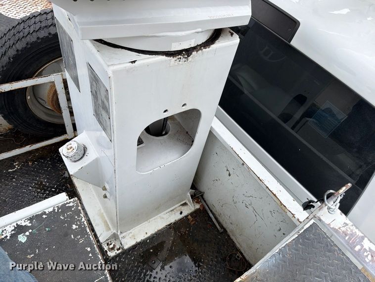 image for item FG0823 2012 Dodge Ram 5500HD bucket truck