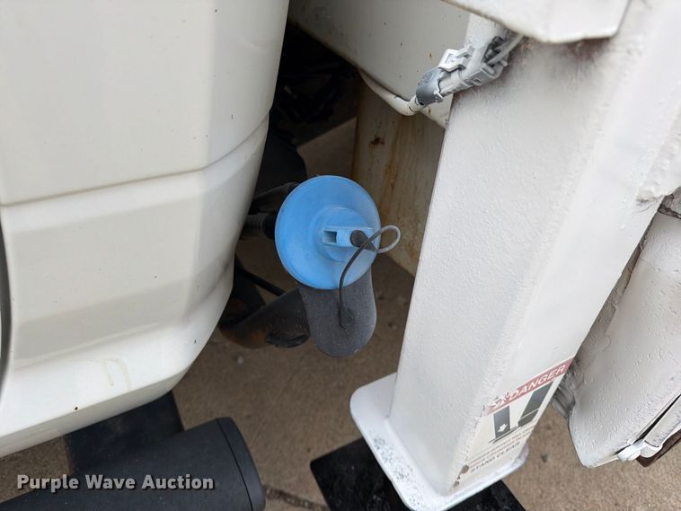 image for item FG0823 2012 Dodge Ram 5500HD bucket truck