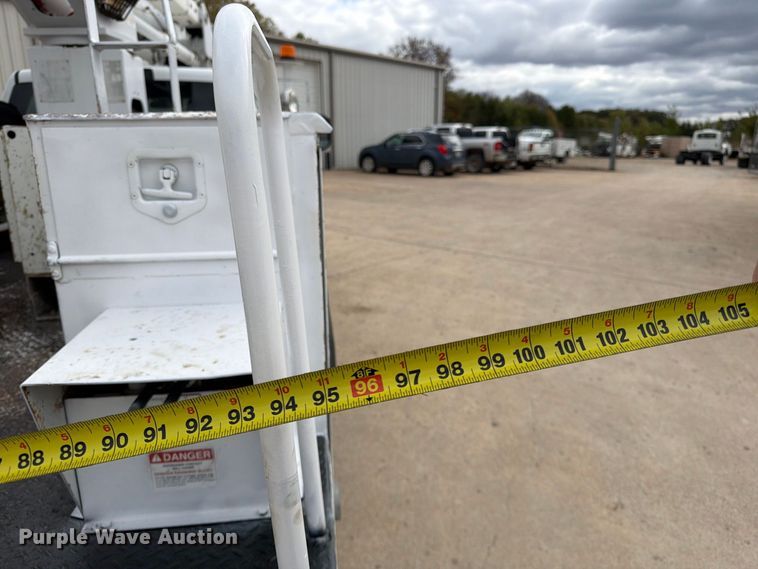 image for item FG0823 2012 Dodge Ram 5500HD bucket truck
