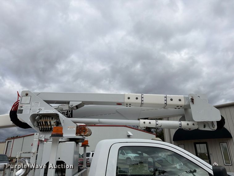 image for item FG0823 2012 Dodge Ram 5500HD bucket truck