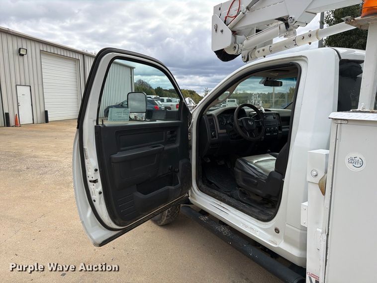 image for item FG0823 2012 Dodge Ram 5500HD bucket truck