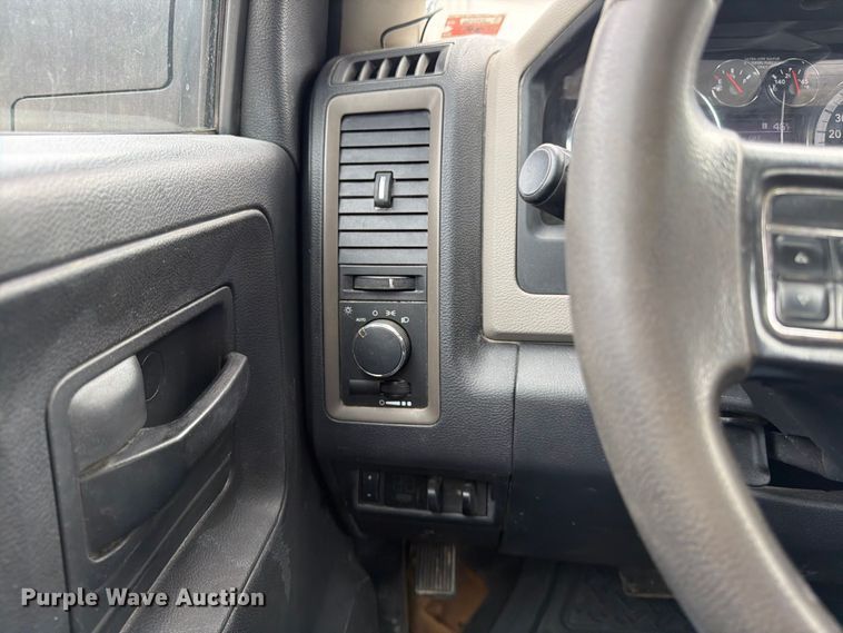 image for item FG0823 2012 Dodge Ram 5500HD bucket truck
