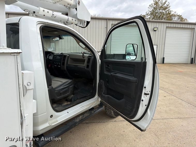 image for item FG0823 2012 Dodge Ram 5500HD bucket truck