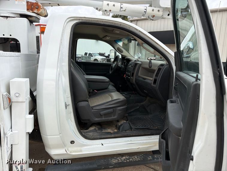 image for item FG0823 2012 Dodge Ram 5500HD bucket truck