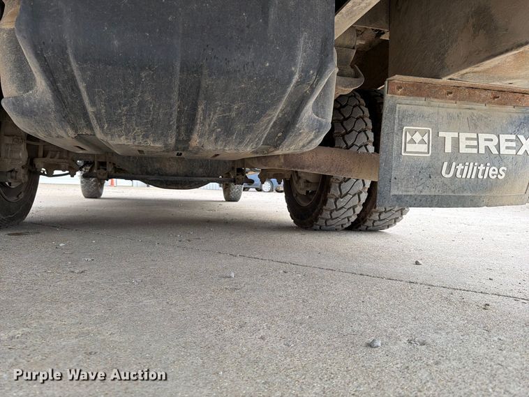 image for item FG0823 2012 Dodge Ram 5500HD bucket truck