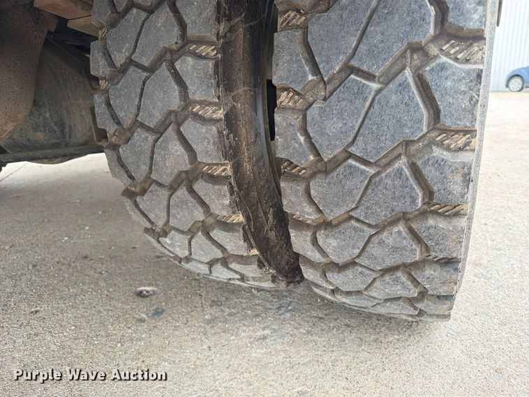 image for item FG0823 2012 Dodge Ram 5500HD bucket truck