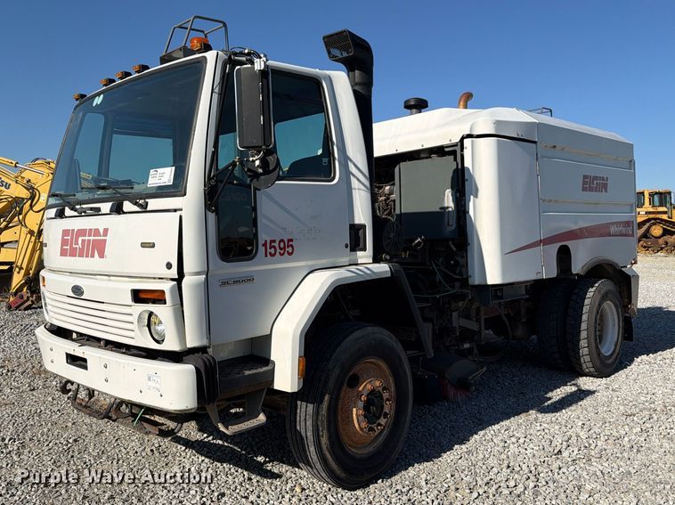 image for item FG3064 2006 Elgin SC8000 street sweeper truck