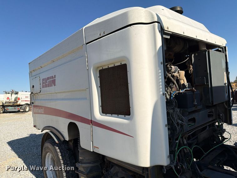 image for item FG3064 2006 Elgin SC8000 street sweeper truck