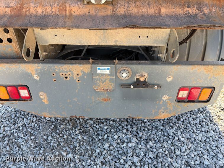 image for item FG3064 2006 Elgin SC8000 street sweeper truck