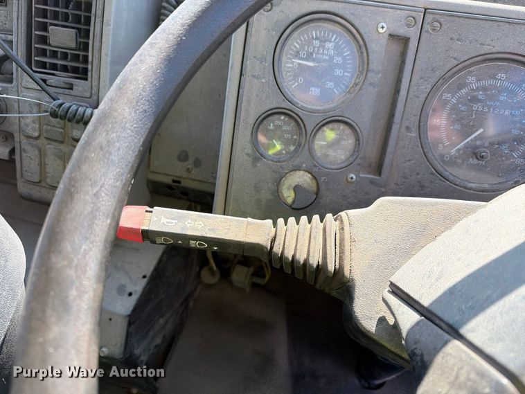 image for item FG3064 2006 Elgin SC8000 street sweeper truck