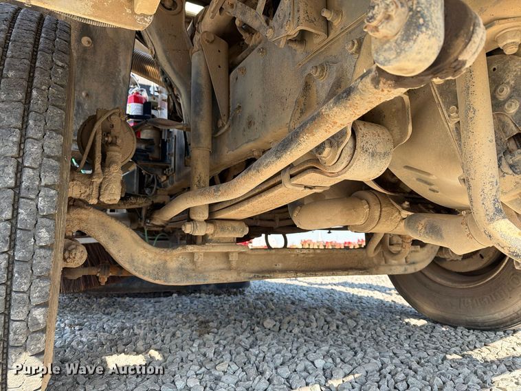 image for item FG3064 2006 Elgin SC8000 street sweeper truck
