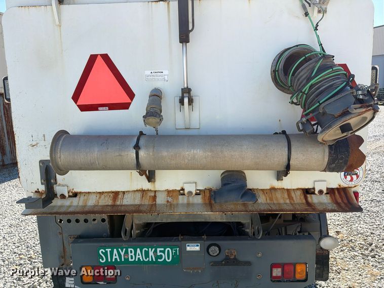 image for item FG3065 2005 Elgin  SC8000 street sweeper truck